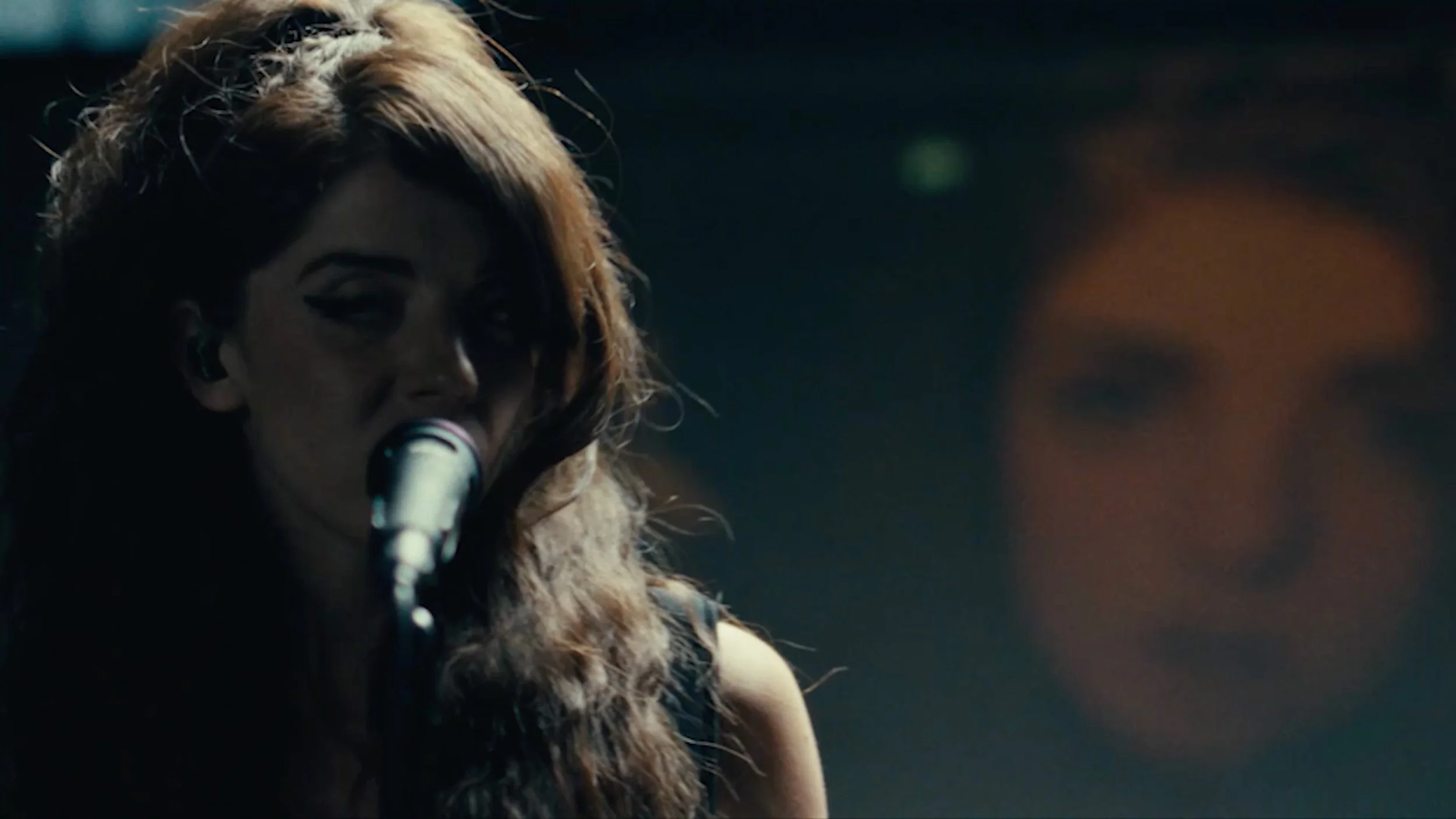 260218 Eevah x studio SODIUM holding.png.jpg