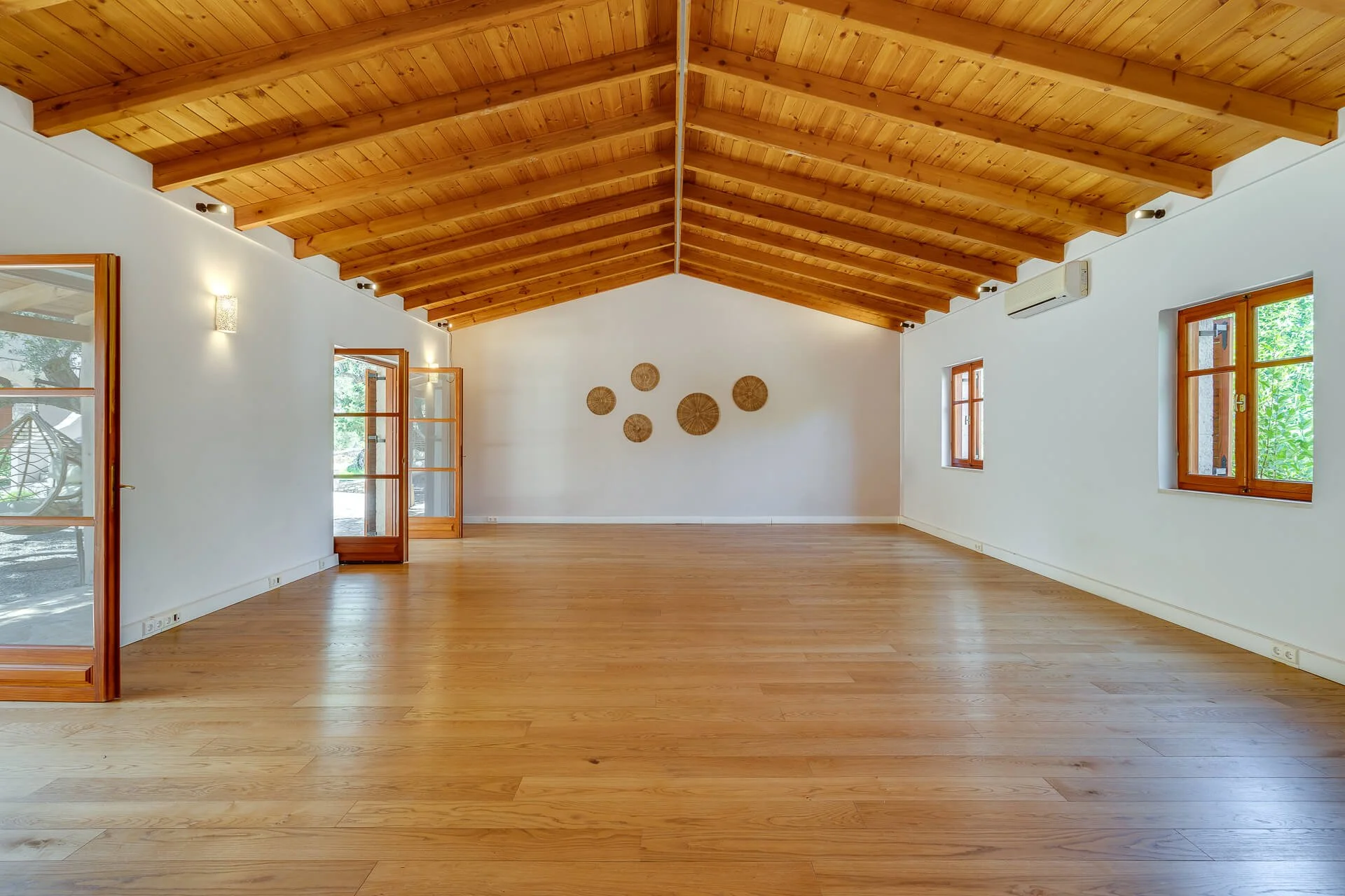 armoniayogaroom.jpg