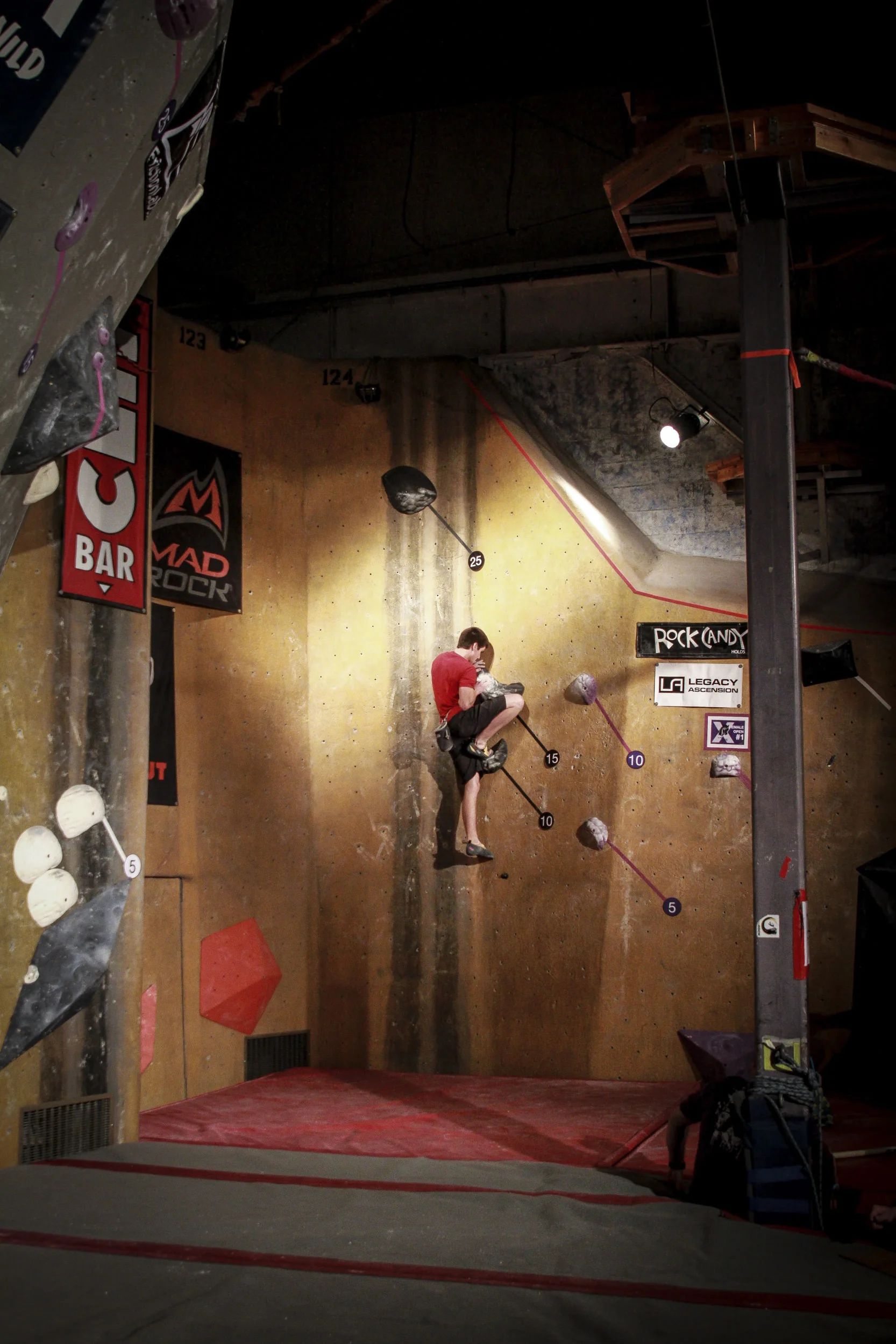Darkhorse_Climbing_Series_X_555.jpg