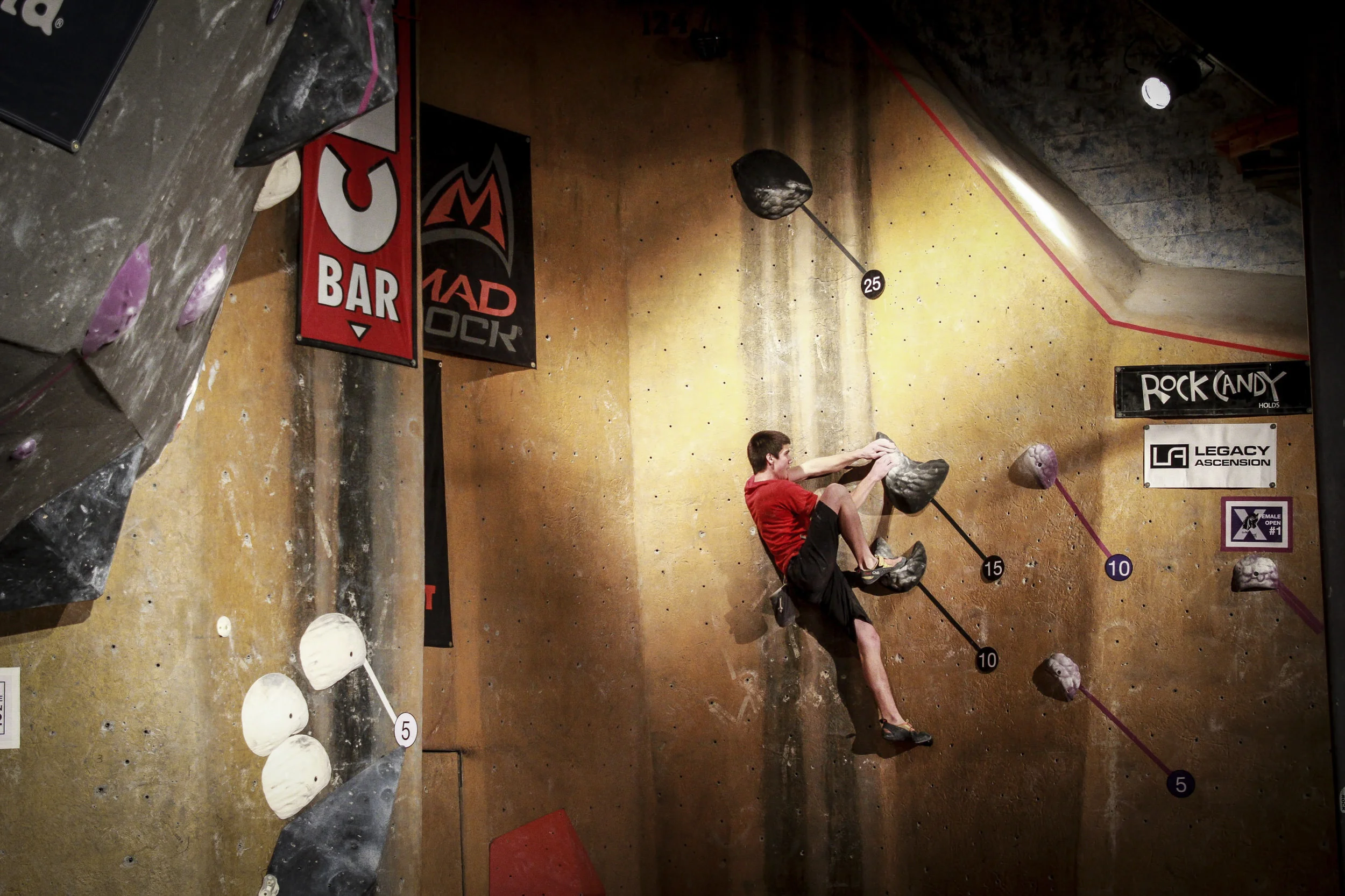 Darkhorse_Climbing_Series_X_560.jpg