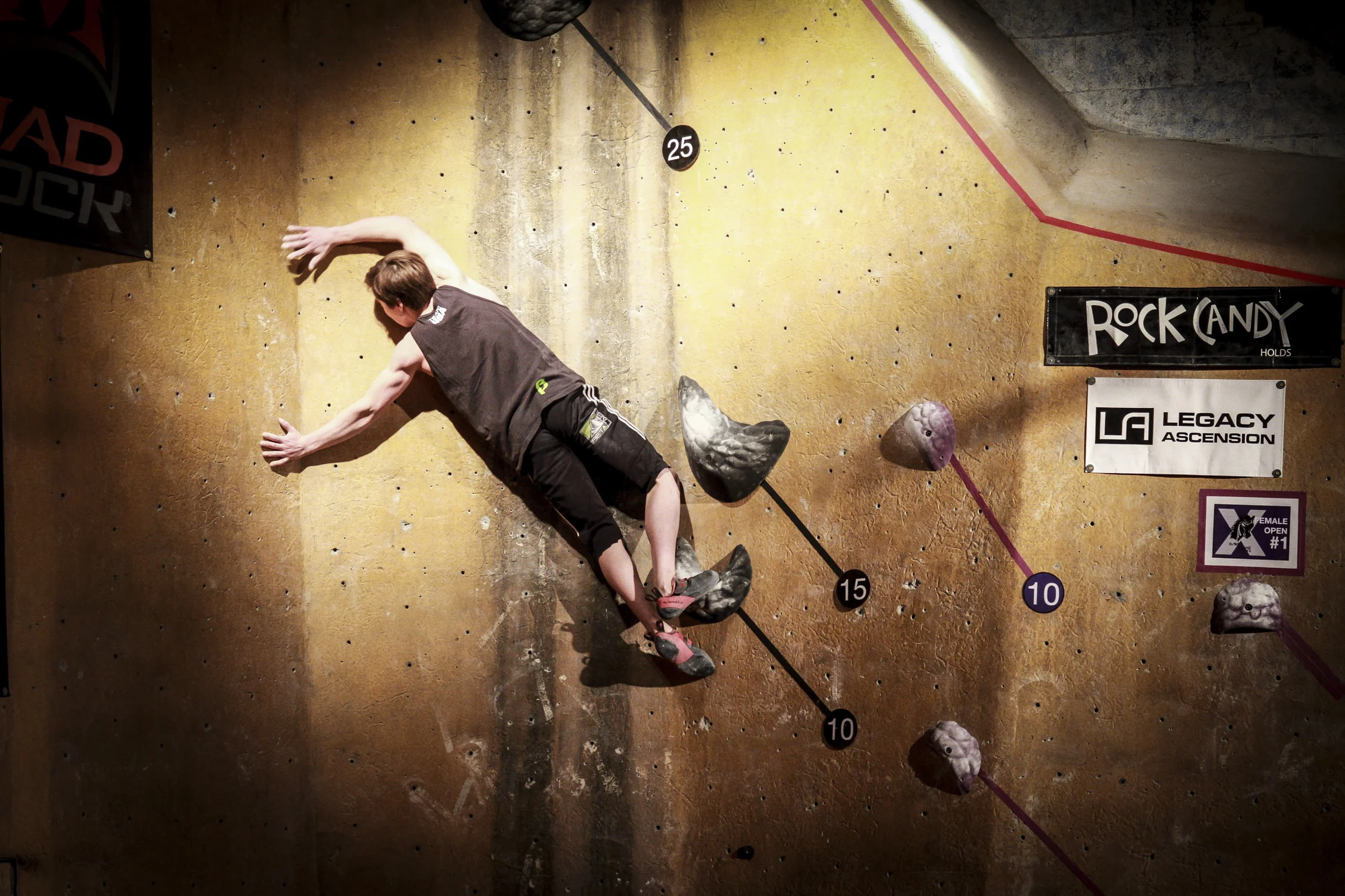 Darkhorse_Climbing_Series_X_570.jpg