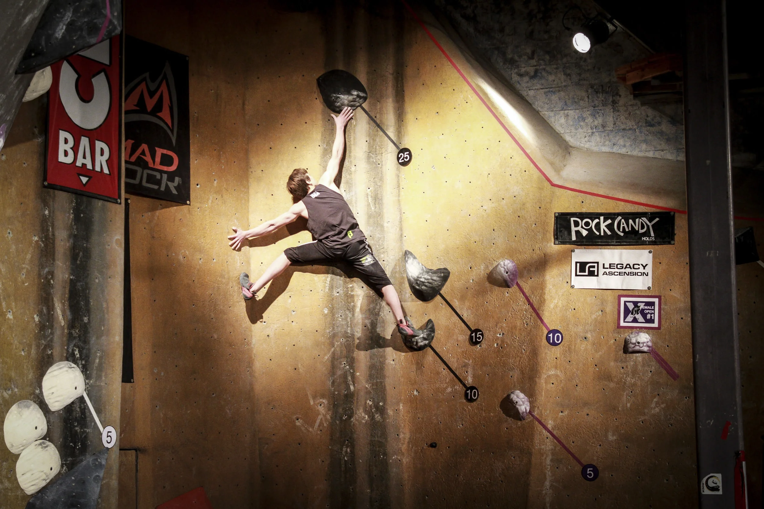 Darkhorse_Climbing_Series_X_571.jpg