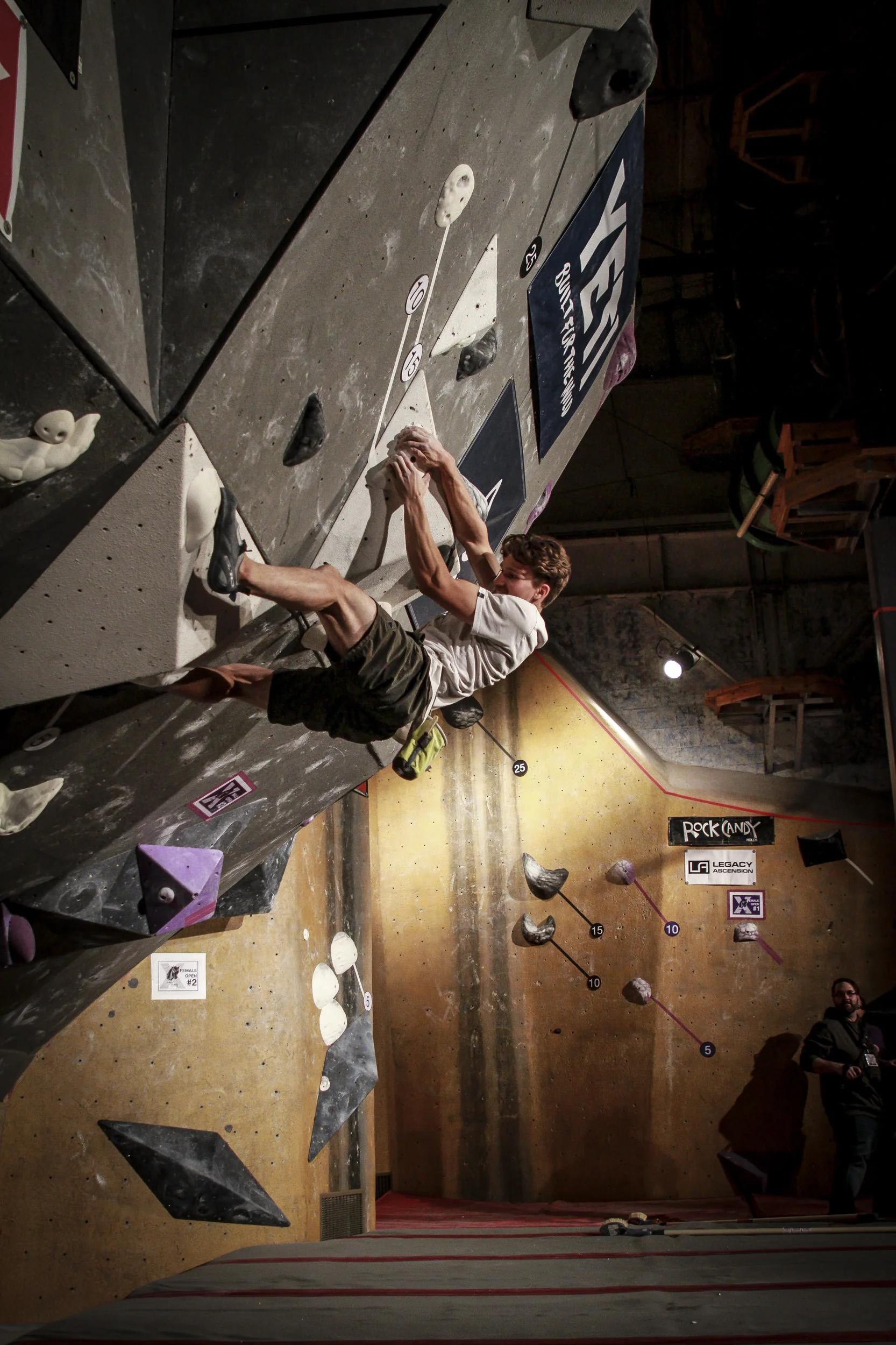 Darkhorse_Climbing_Series_X_693.jpg