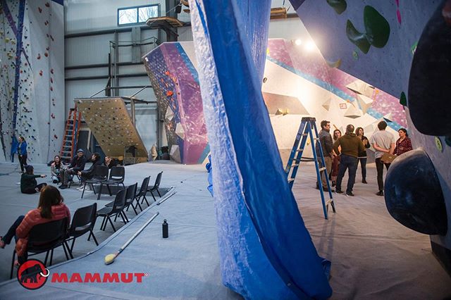 Behind the scene #climbing #setters #tryhard #boulders @metrorock_routesetting