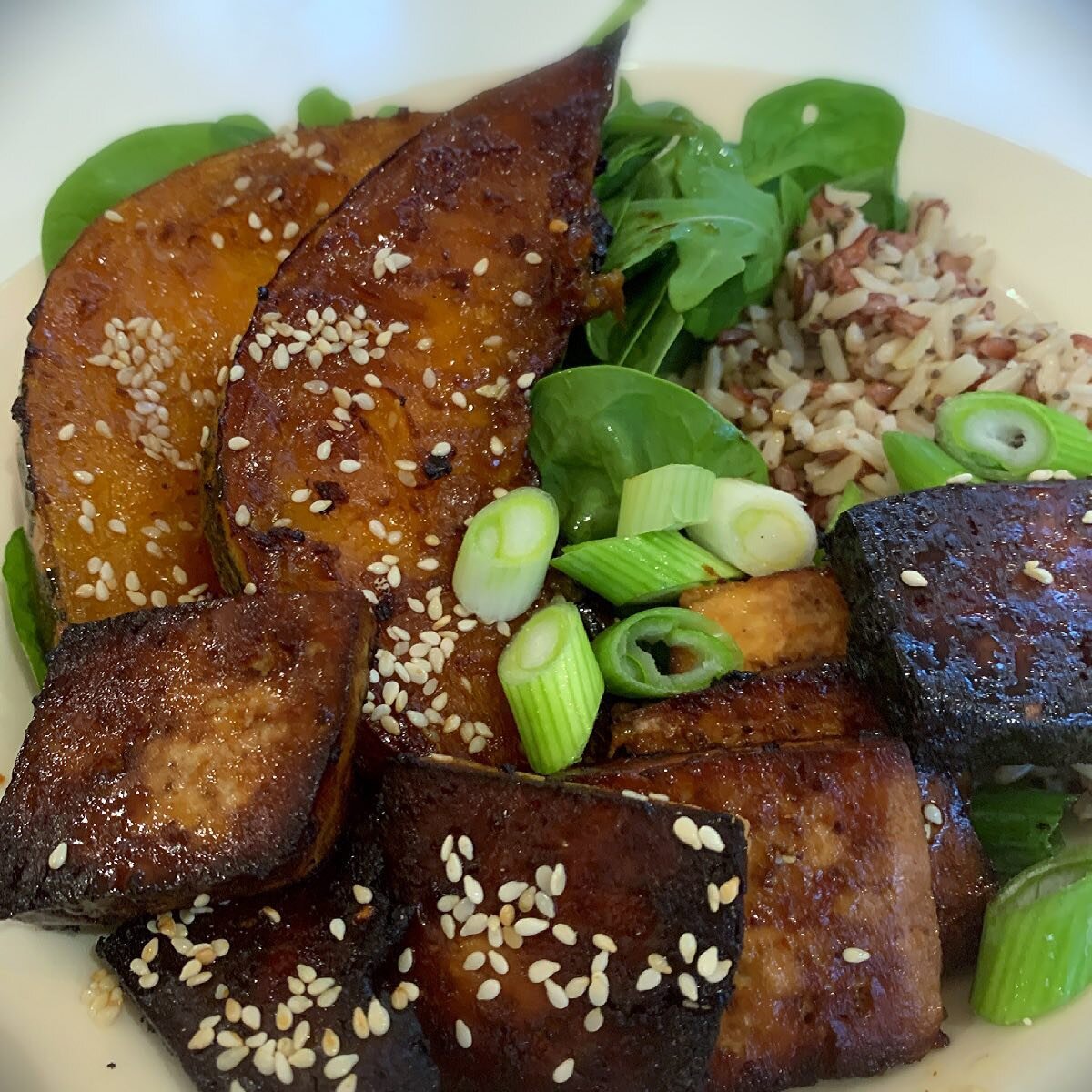 Ohhh this was yum!  Ginger lime tofu and pumpkin (recipe from @smittenkitchen) with greens and @sunrice super grains.  14 different plants 🌱 in dinner tonight 🌈 #eatyourveggies #plants #nutrition #healthy