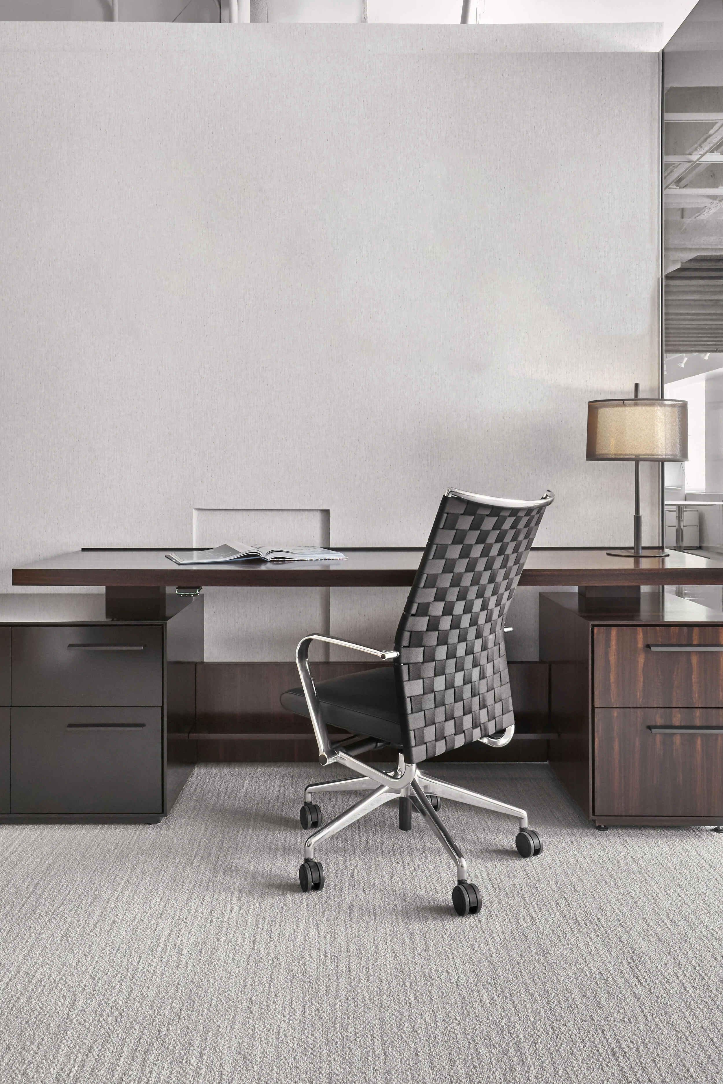 Ascari_desk_without_shelf_1.jpg