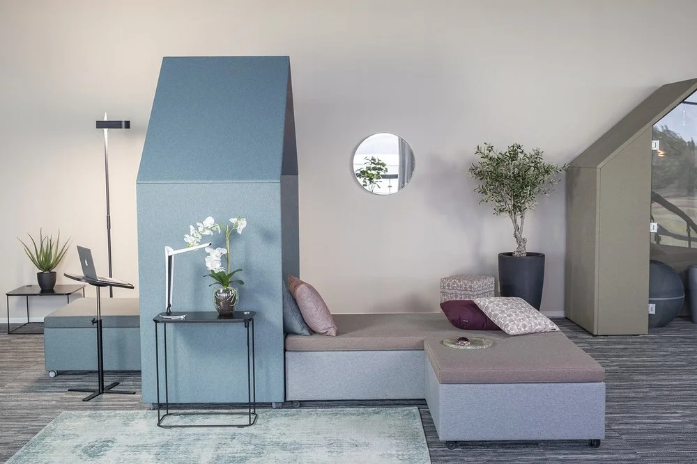 The+Hut+Lounge3-min.jpg