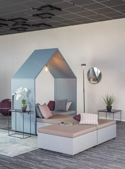 The+Hut+Lounge4-min.jpg