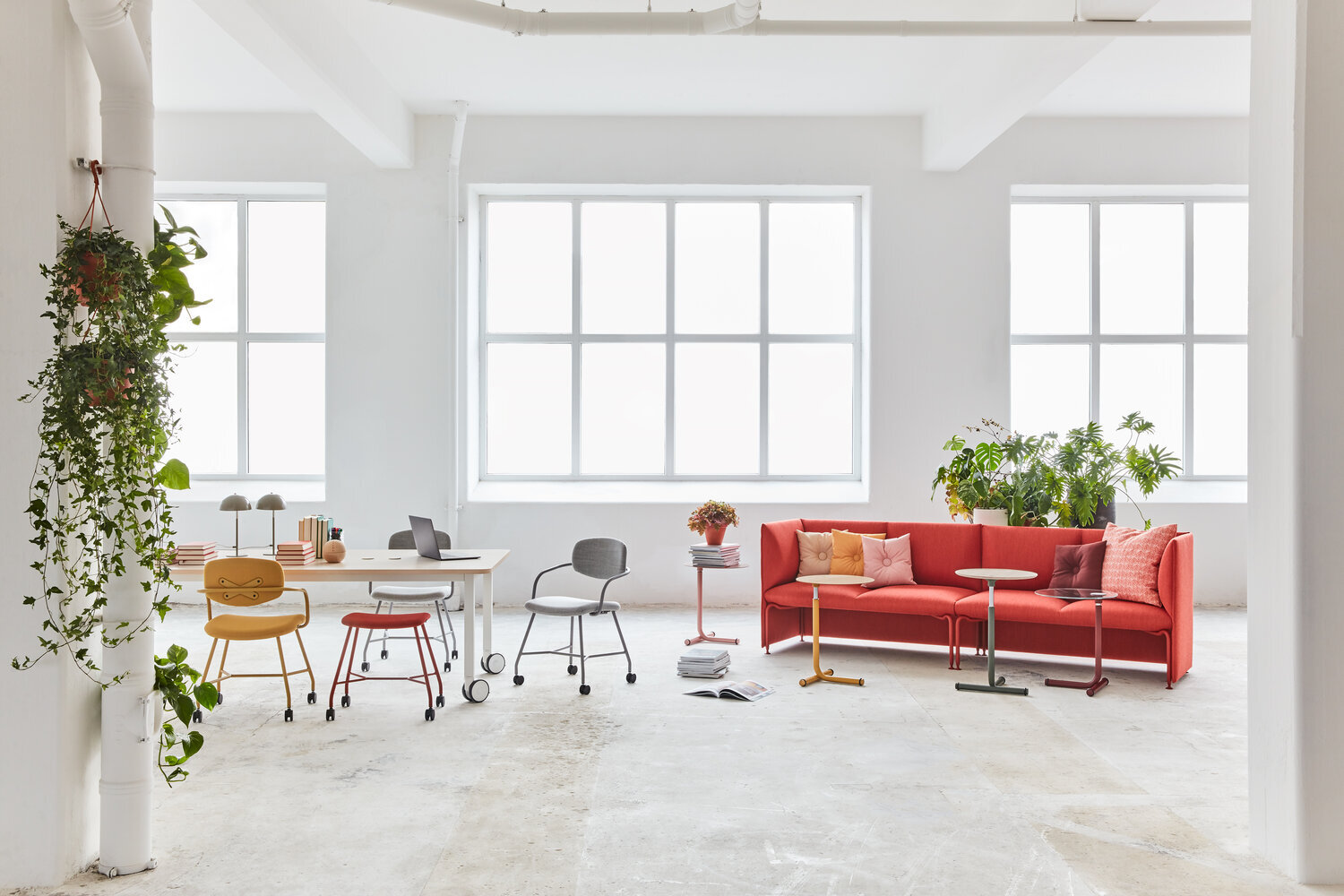 MATERIA_Alto+sofa_Hopper+table_Motus+chair,+stool,+Vagabond+Project+table_Interior+1.jpg