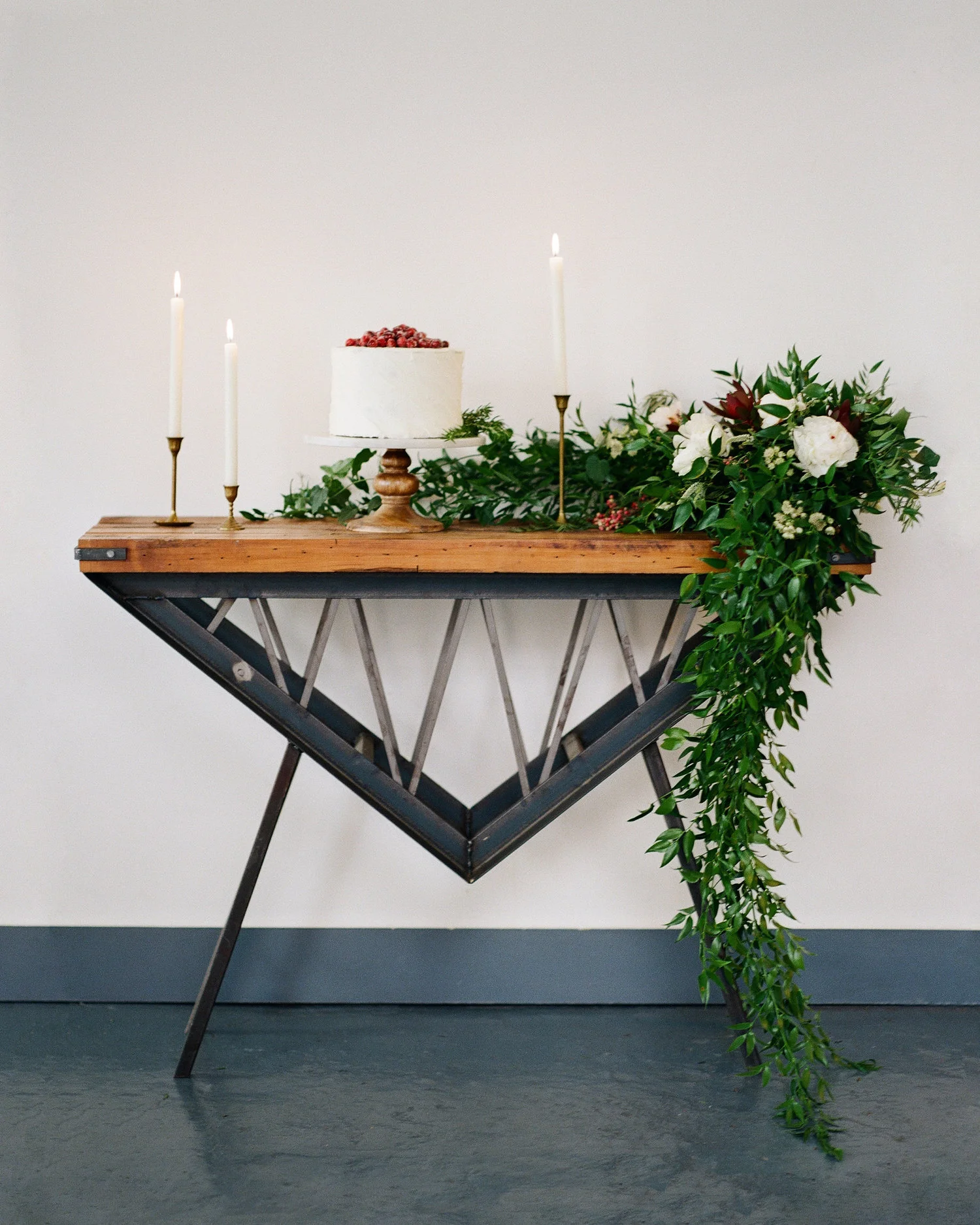 winter-wedding-inspiration-cake-marietta-1004.jpg