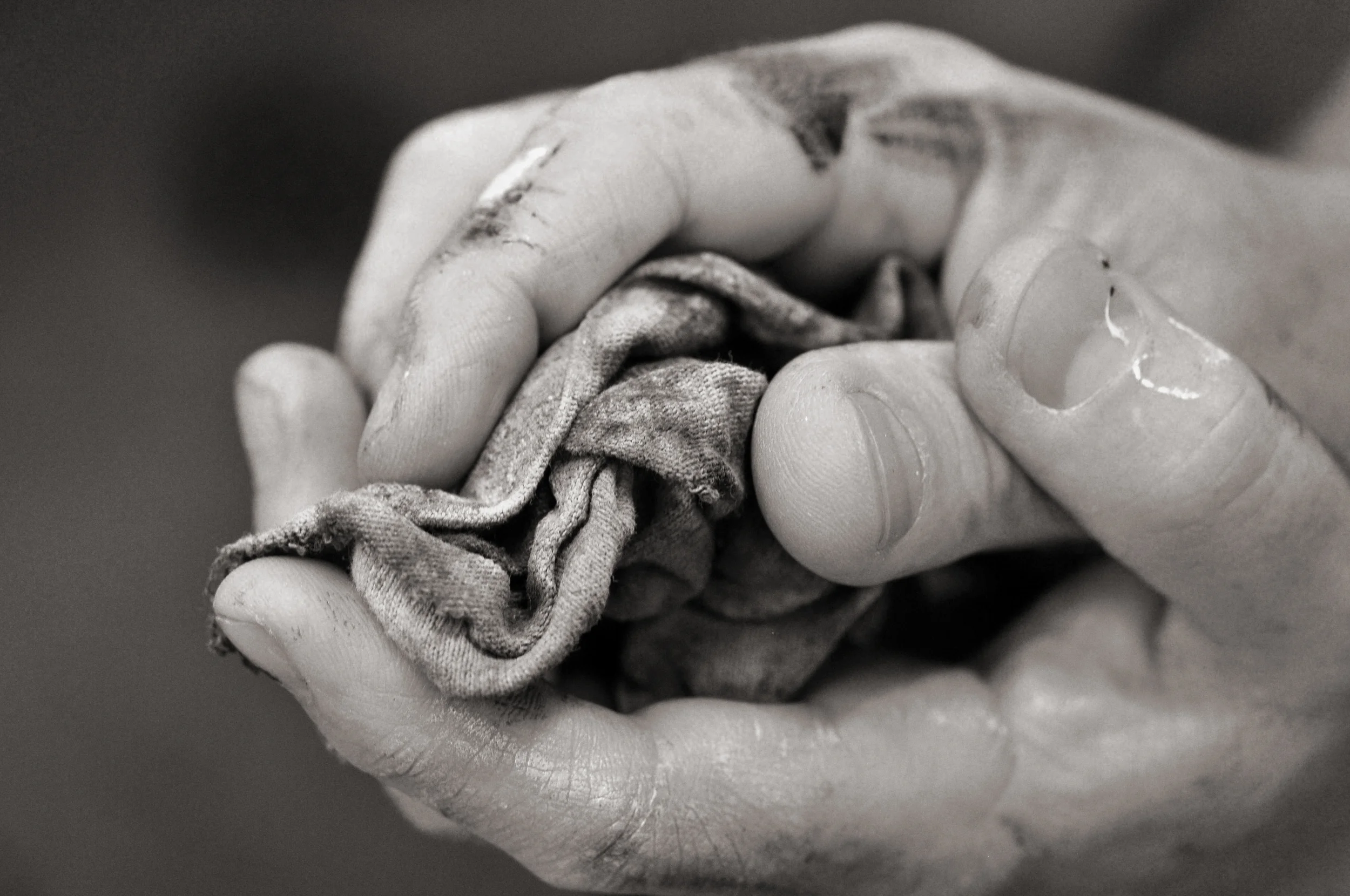 hands-close-up-web-home.jpg