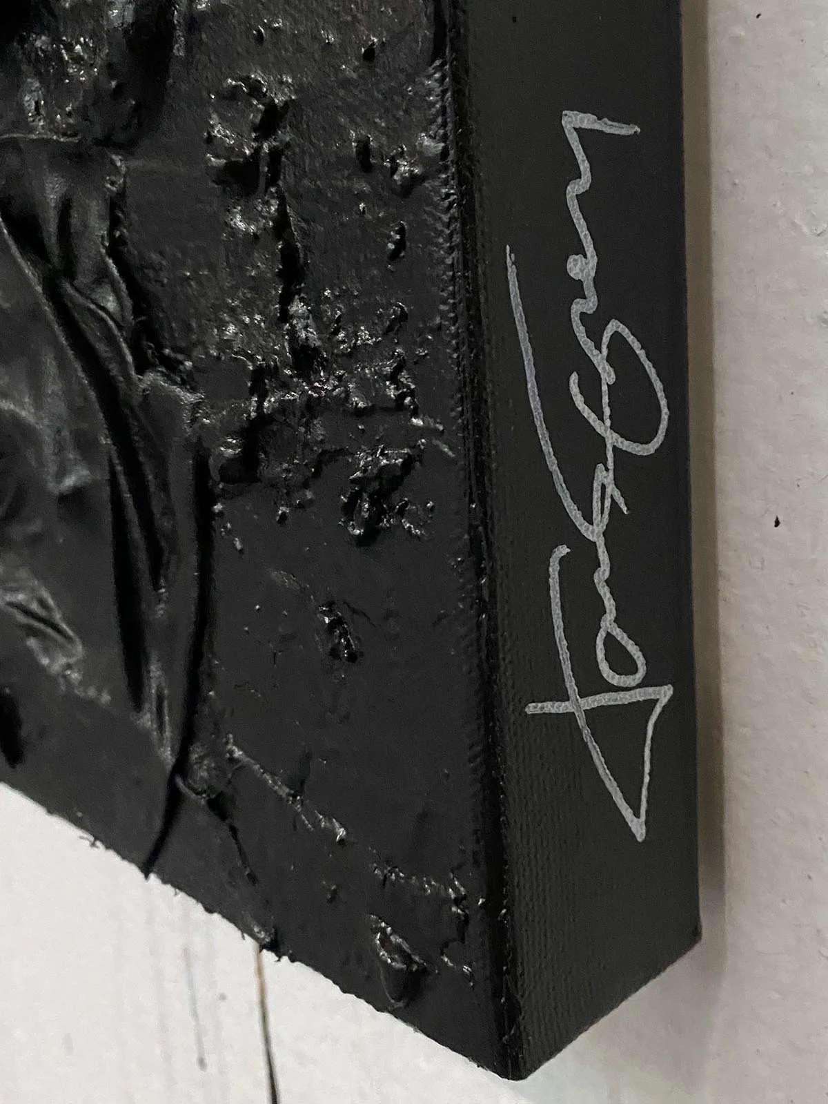 Noir No 12 sign.jpg