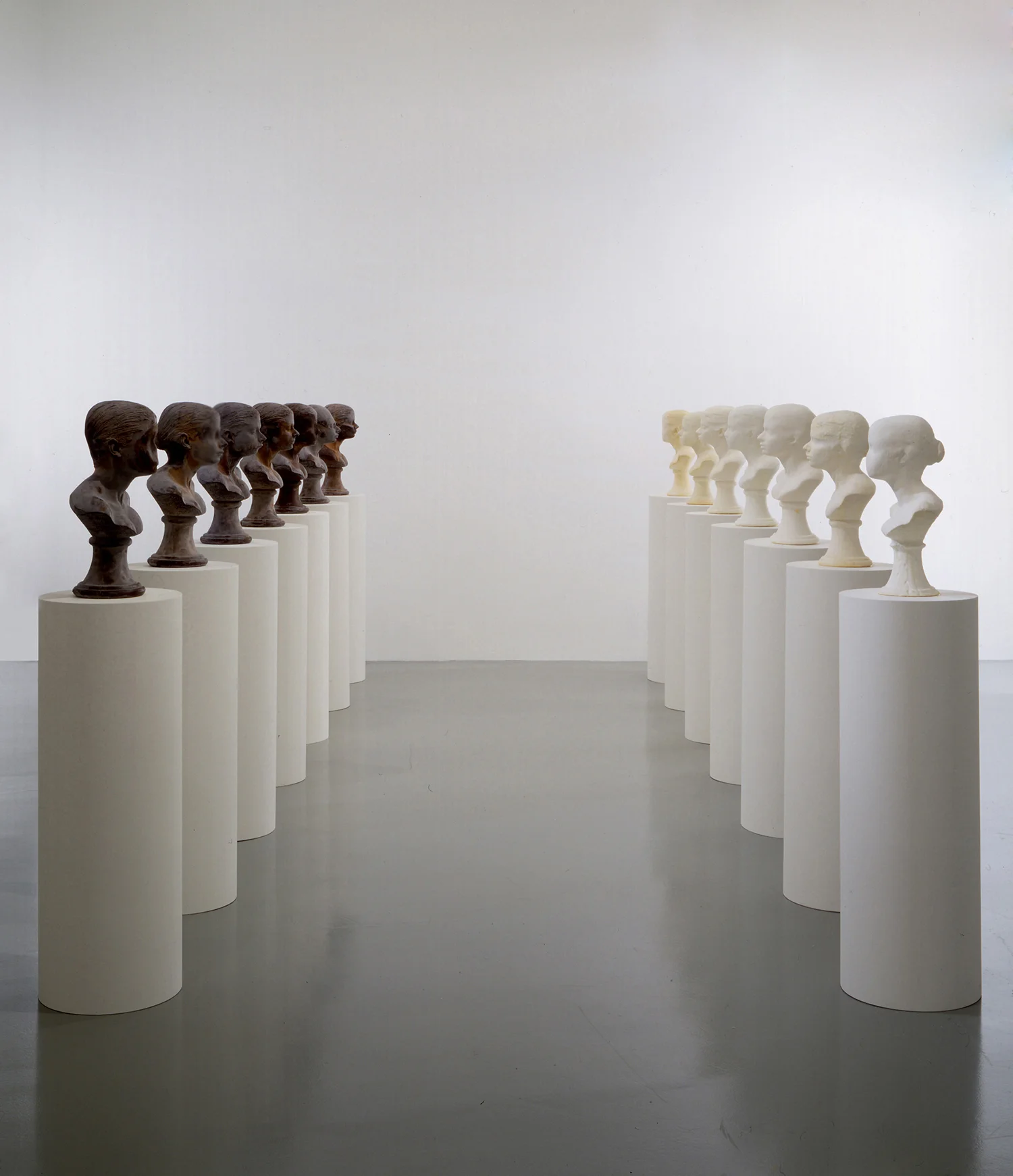Photographed by Lee Stalsworth at the Hirshhorn Museum and Sculpture Garden, Washington, D.C., 1999