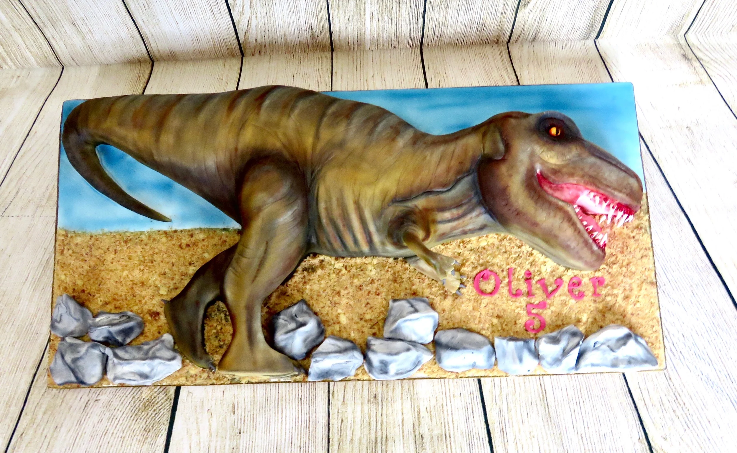Lushlooking Cakes T-Rex cake