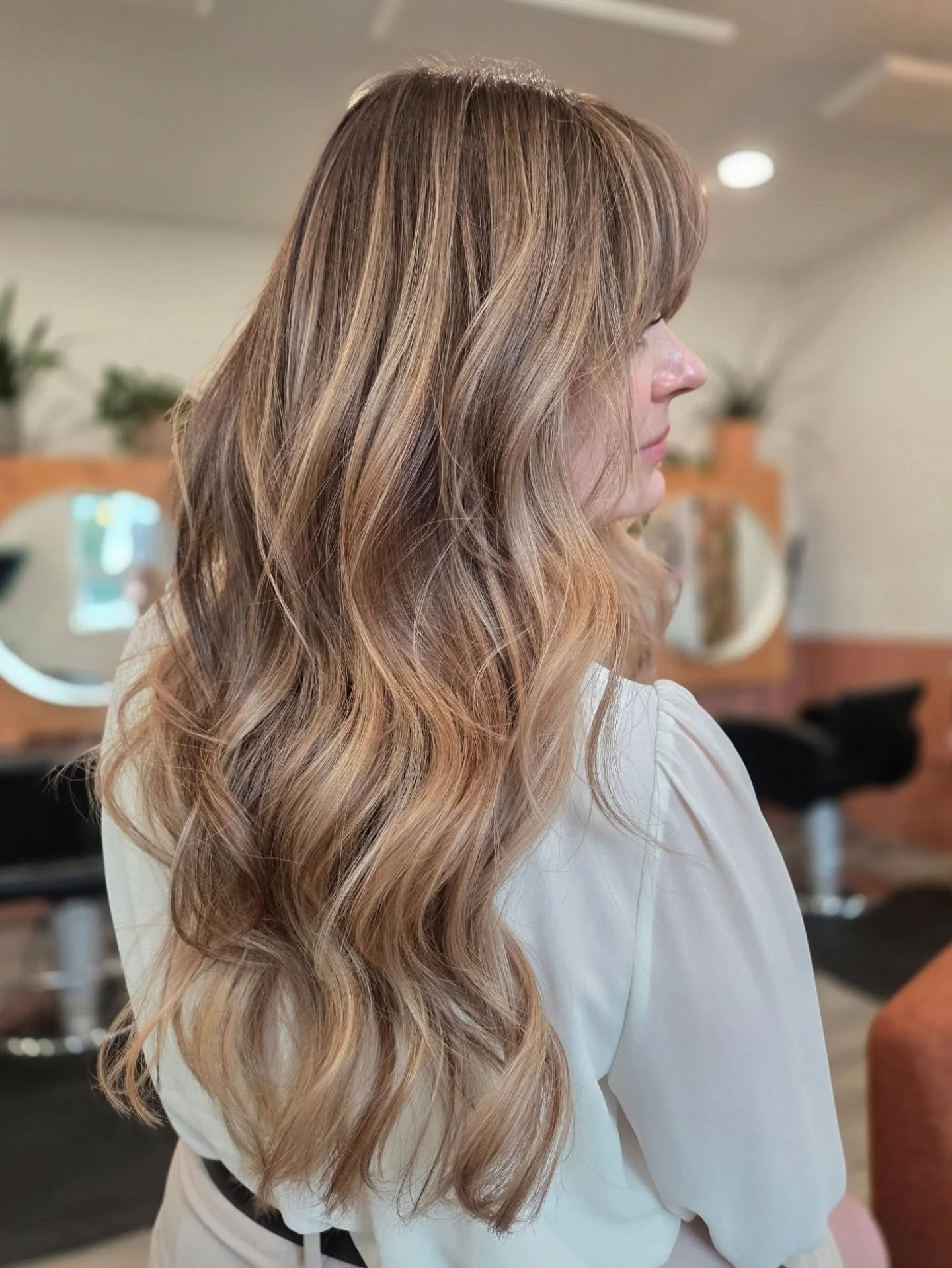 this was soooo pretty 🥹🤍😇
started from virgin hair
Hair done by @raiin.beau 
• fullhead highlights
• @k18hair treatment 
• haircut
• 4 hrs 
#yychairstylist #yychair #calgaryhairstylist #calgaryhair #inglewood #albertahairsty