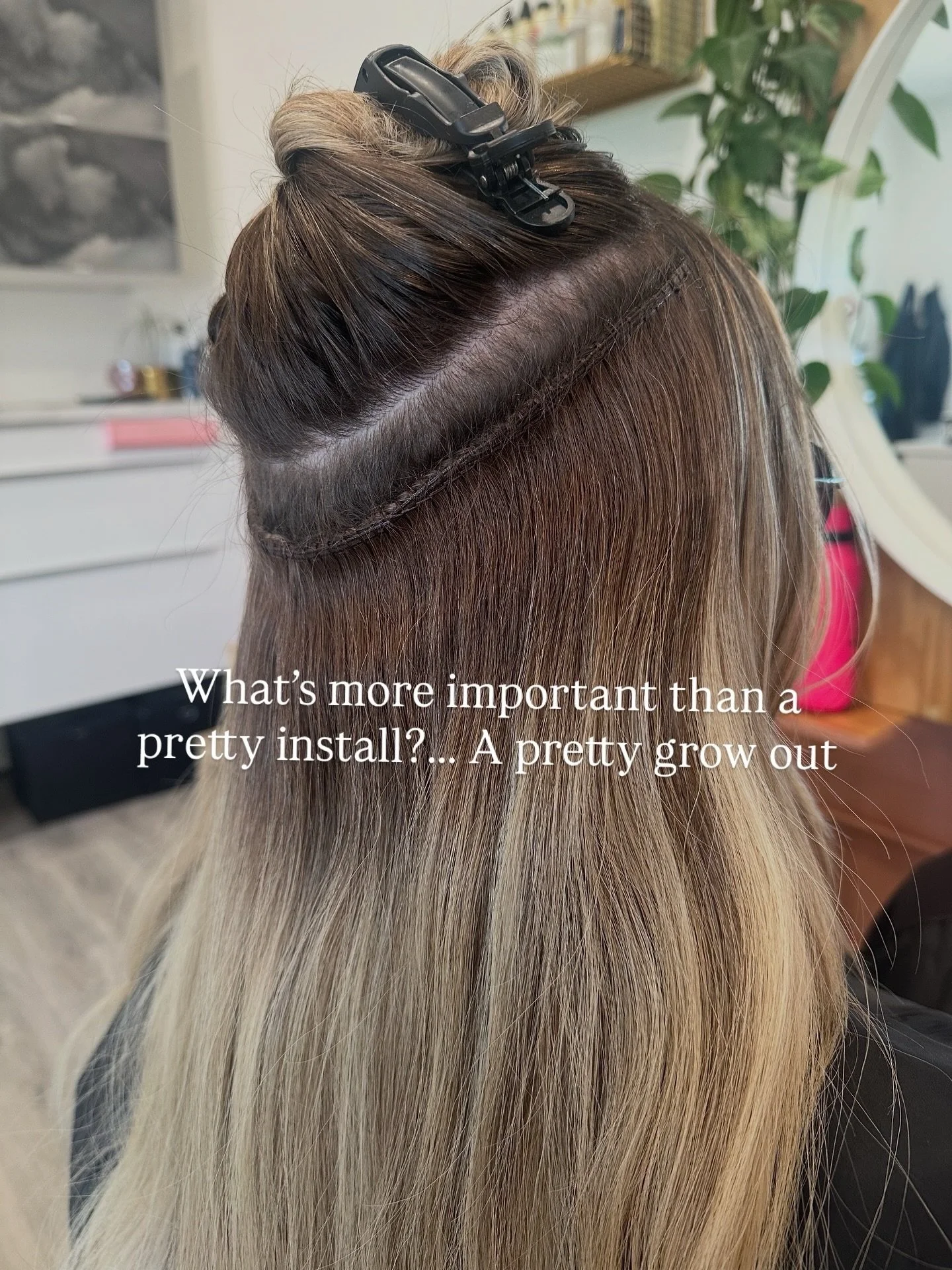 If you installs aren&rsquo;t coming back pretty you maybe doing something wrong&hellip;or need to educate your client on proper home care ✨ 

Grow outs like these mean happy healthy hairs and scalp

Hair done by @stephmeecher 

#calgaryhair #calgaryh