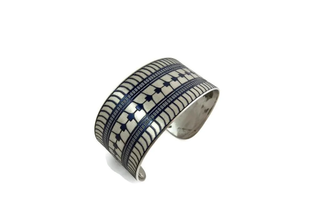 cuffs-deep-blue-tesla-tire-cuff-1_r.jpg