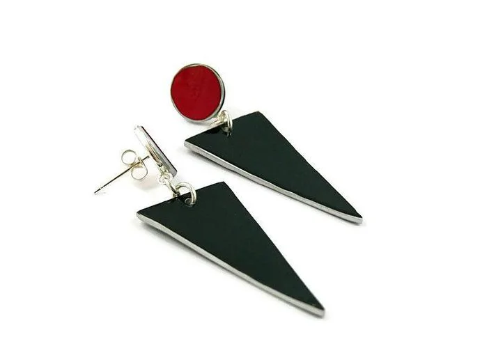 lamborghini-triangle-earrings-5_grande_r.jpg