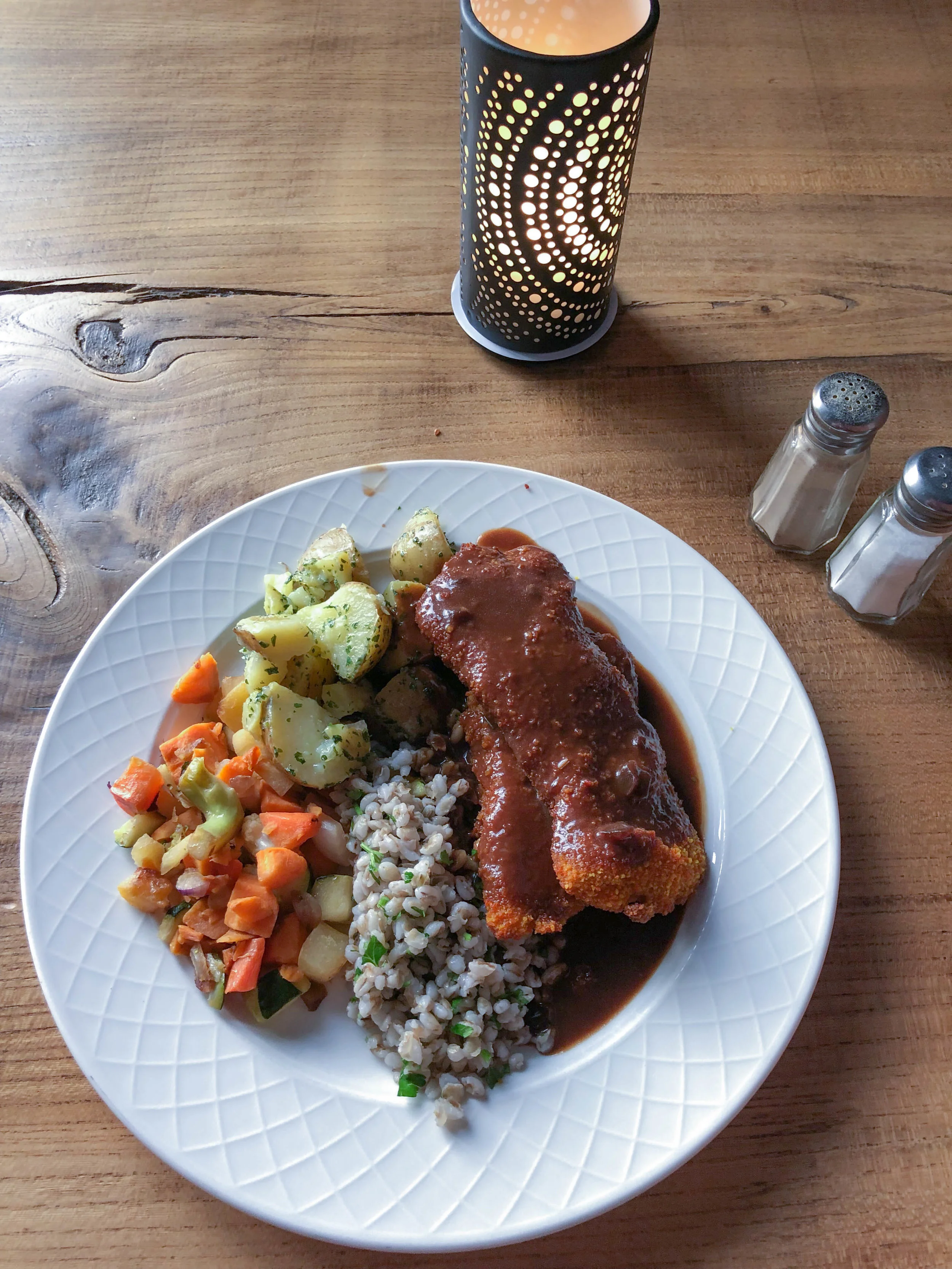 Schnitzel and veggies