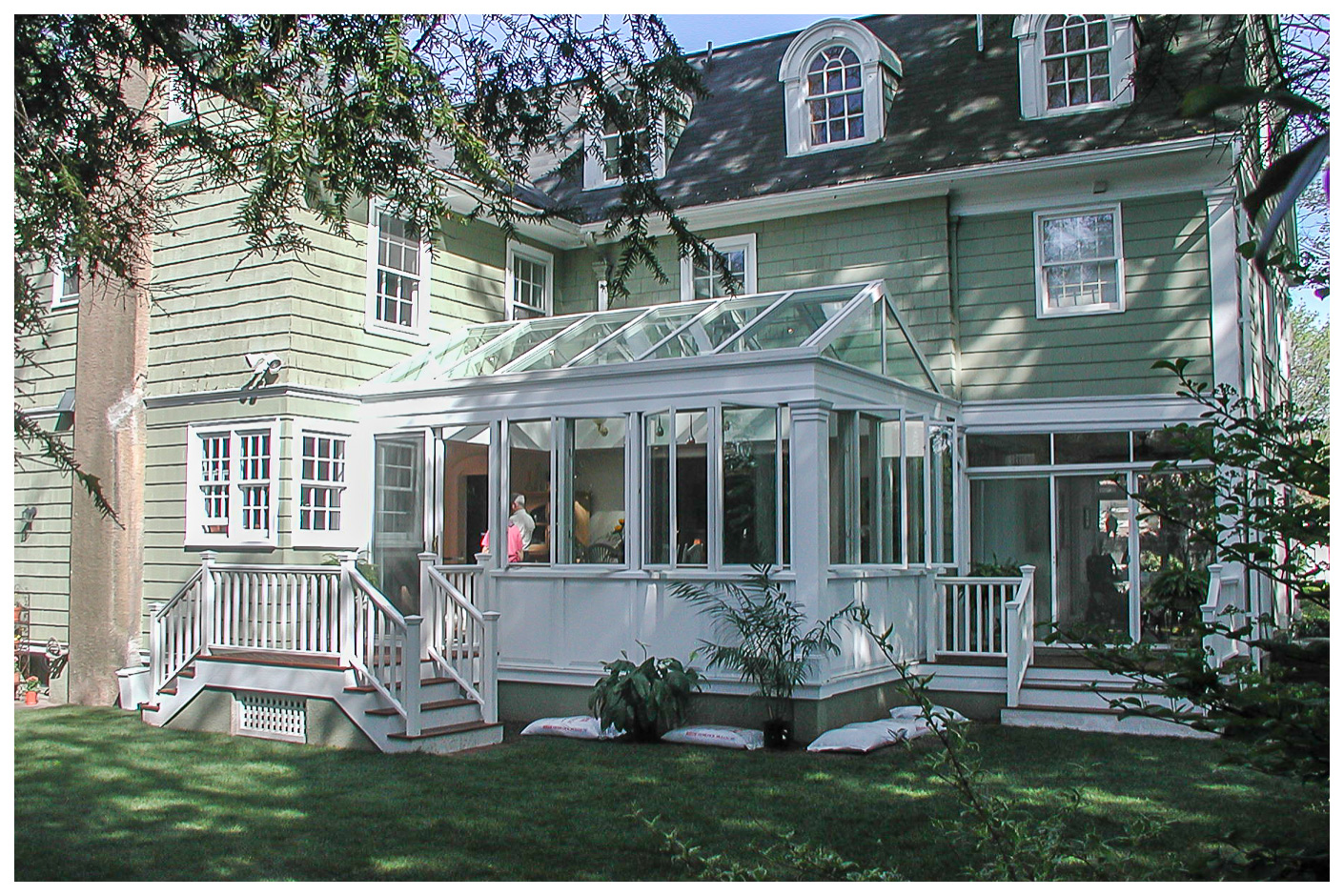 Exterior 1.jpg