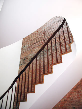 340W22.2nd.to.stair.jpg