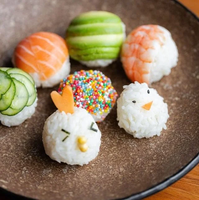 Did you know Zushi on Crown St is now running Kids&rsquo; Sushi Making Classes? 🍣✨
From Jan 27&ndash;30, kids get a 1.5-hour hands-on lesson with master sushi chef Jason!
They&rsquo;ll receive:
&bull; Kids apron + sushi rolling mat to take home
&bul