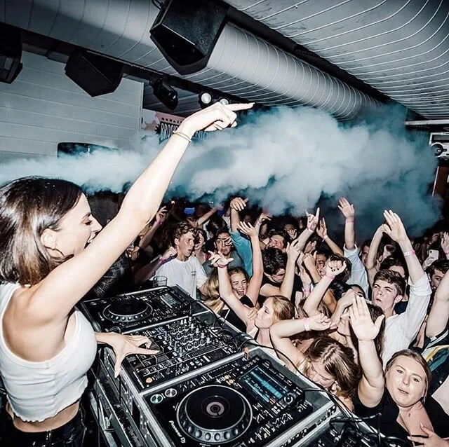 It's almost time for our favourite mid-week party & boy do we have a huge surprise in store for you as we host our first Full Moon party @sheaf_wednesdays 🌕 Let's have it! 🚨⁠
_____________________________⁠
⁠
#doublebay #party #sheaf #thesheaf #party #sydney #australia ⁠#sydneyparty #sydneynightlife #sydneydjs #midweekparty #fullmoonparty #australia #shwednesdays