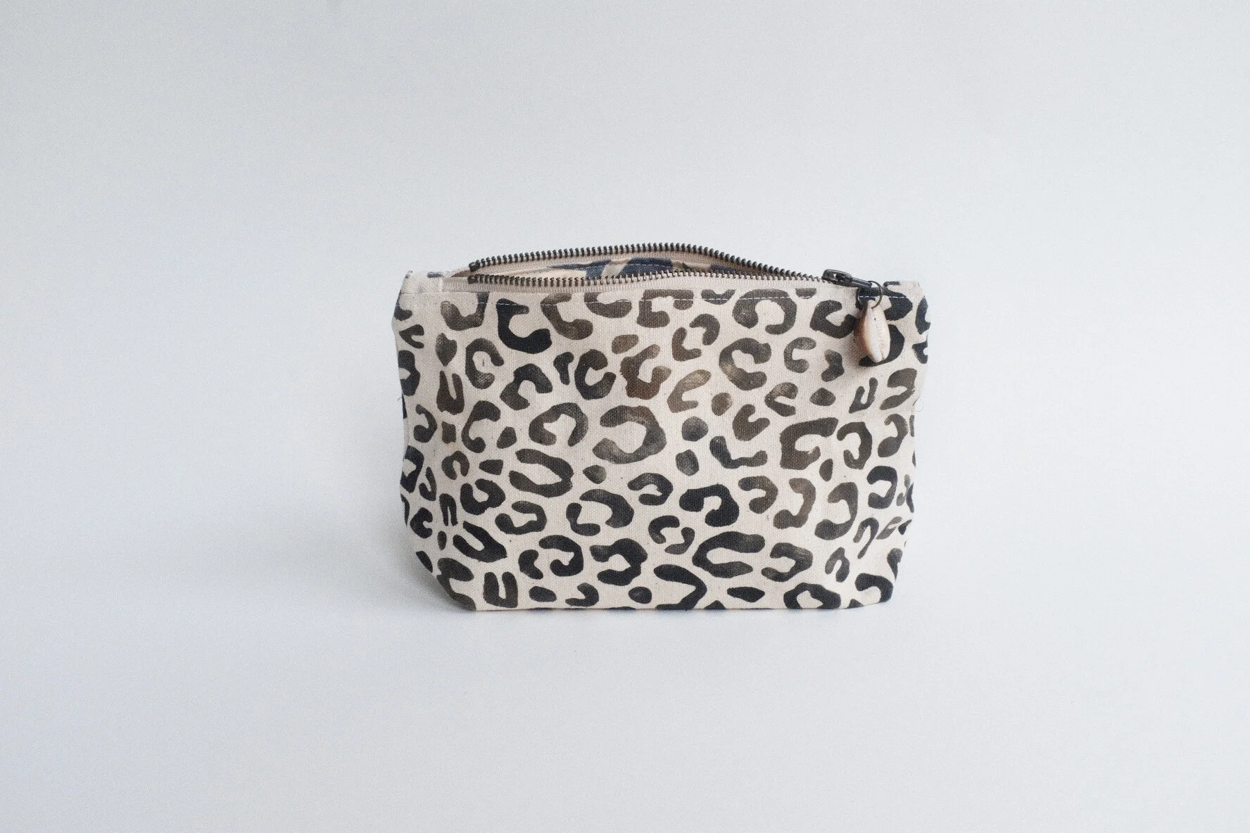 #008 leopard/ leopard pouch
