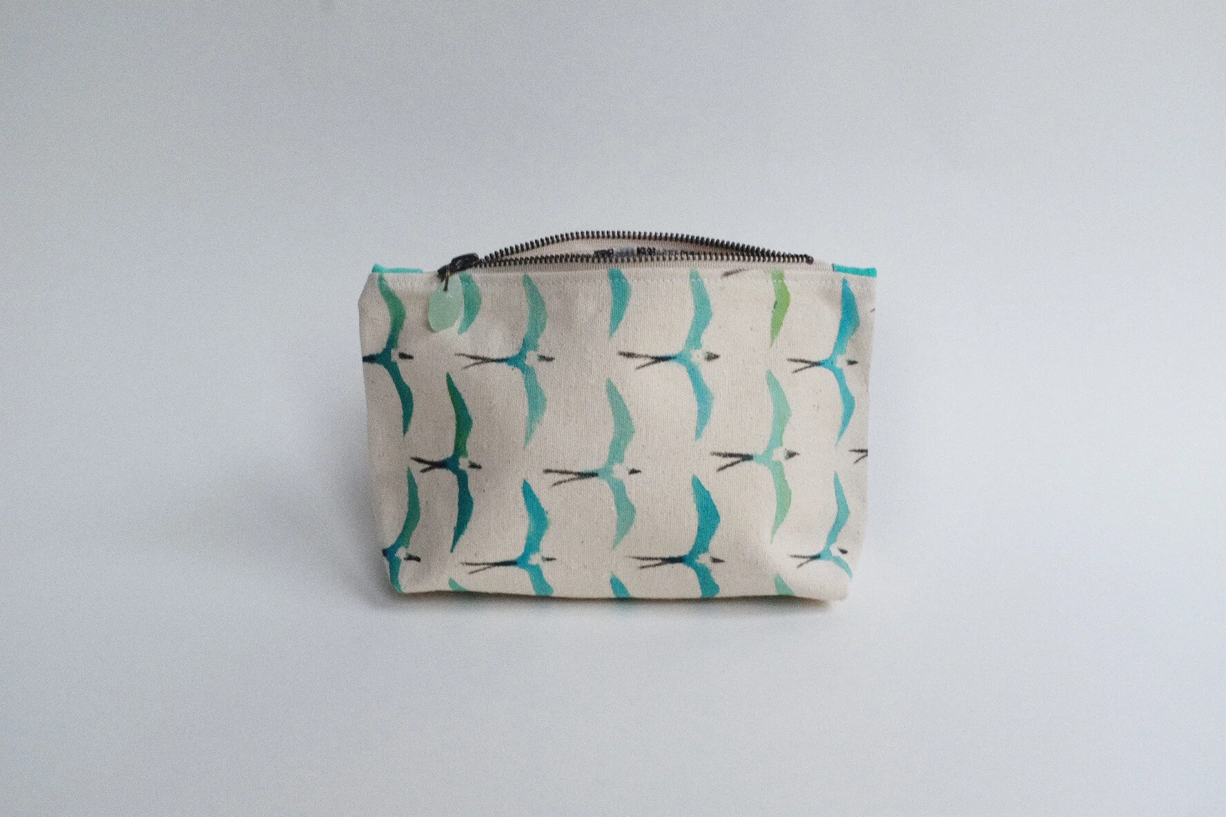 #010 iwa front/ stripe pouch