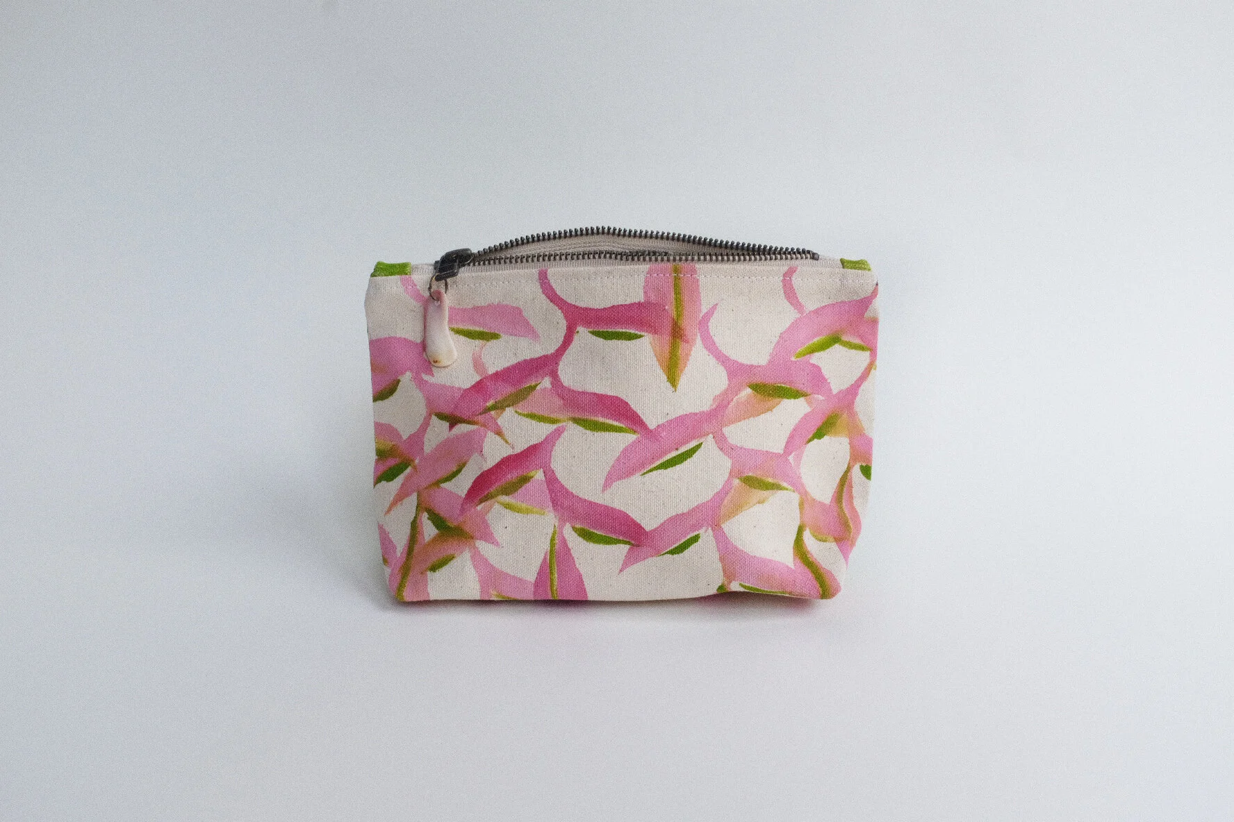 #018 sexy pink/ fade pouch