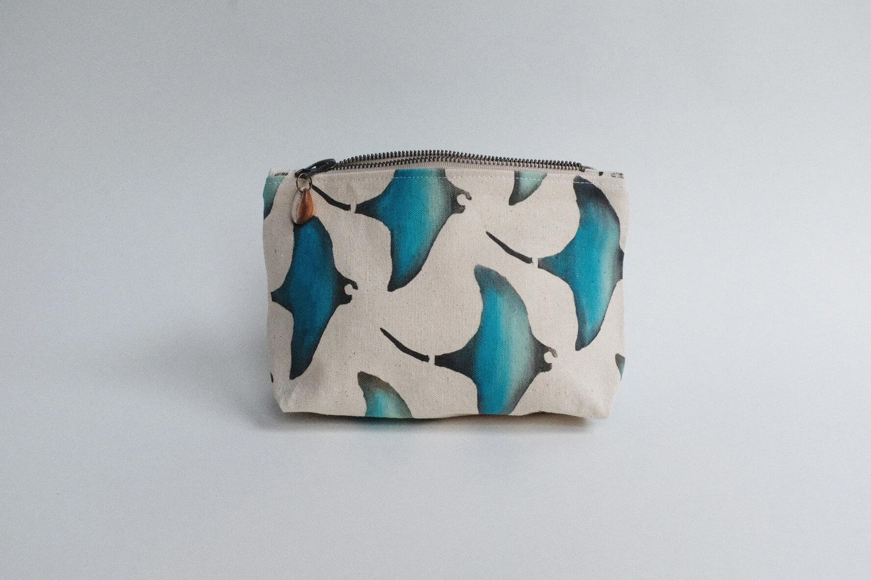 #020 manta/ graphic stripe pouch