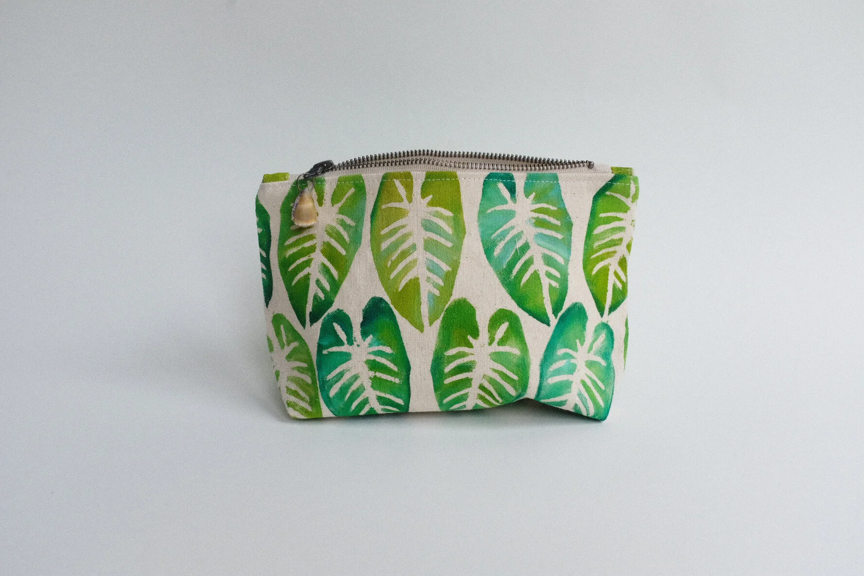 #022 taro/ fade pouch