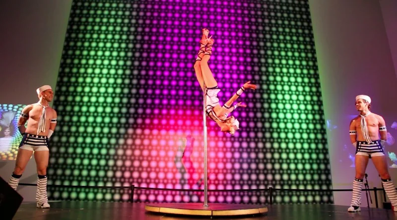 Acrobatic-Pole-Dance.9-e1355774559693.jpg