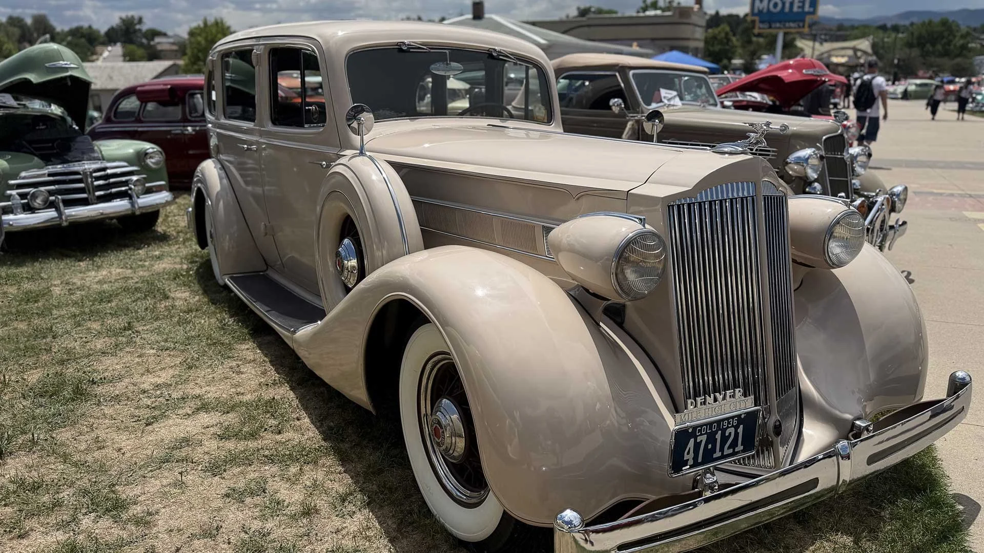 936 Packard Bombs On The Rockies