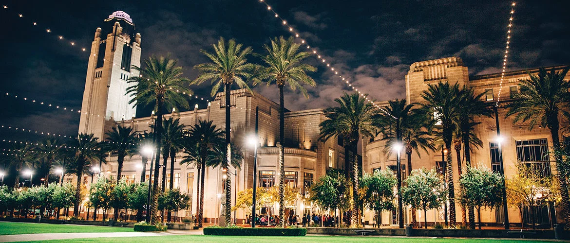 smith_center_exterior_by_krystal_ramirez_1_HOMEPAGE-1170x500.jpg