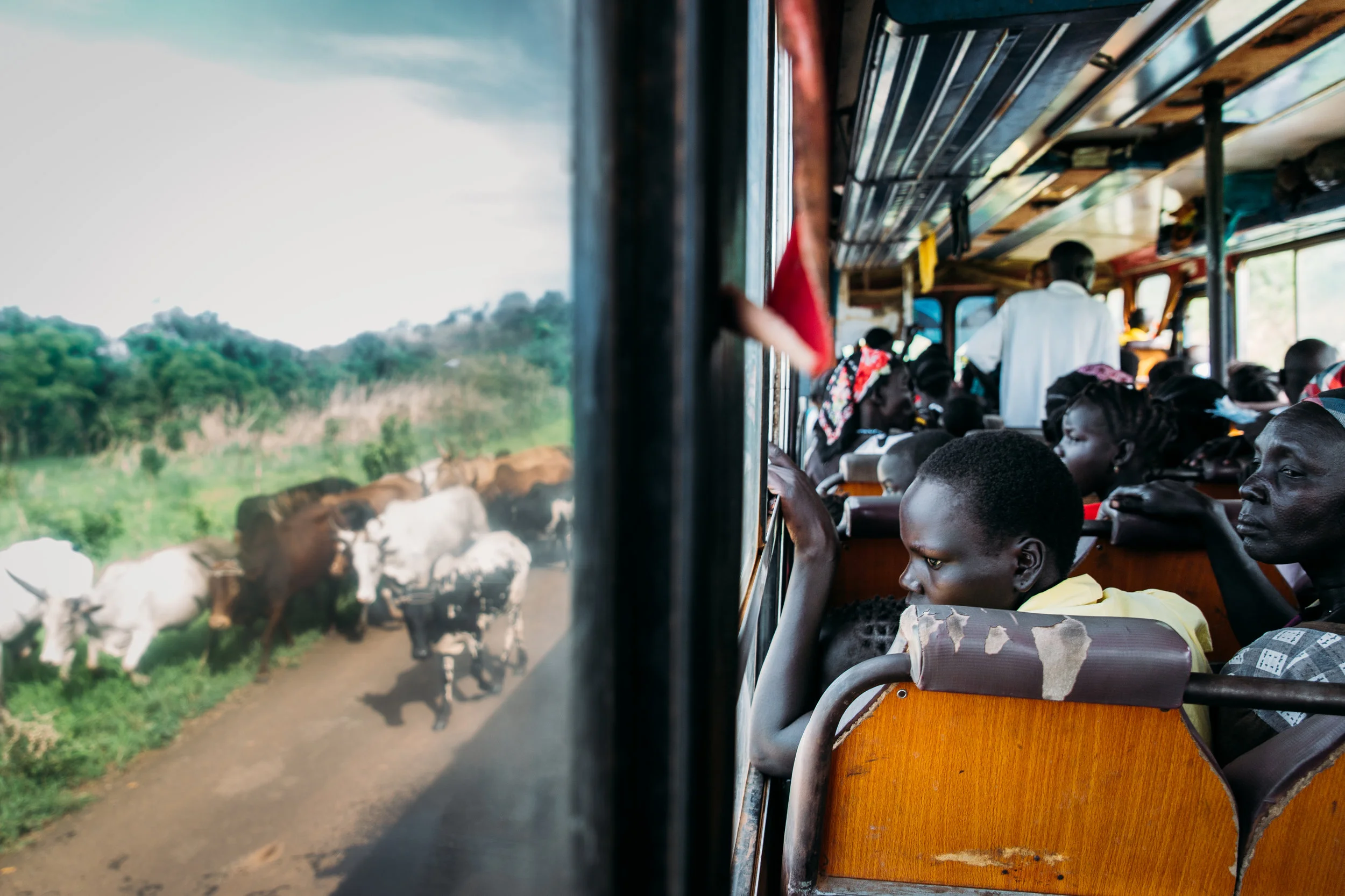 Refugees traveling from Gambela, Ethiopia toward South Sudan border