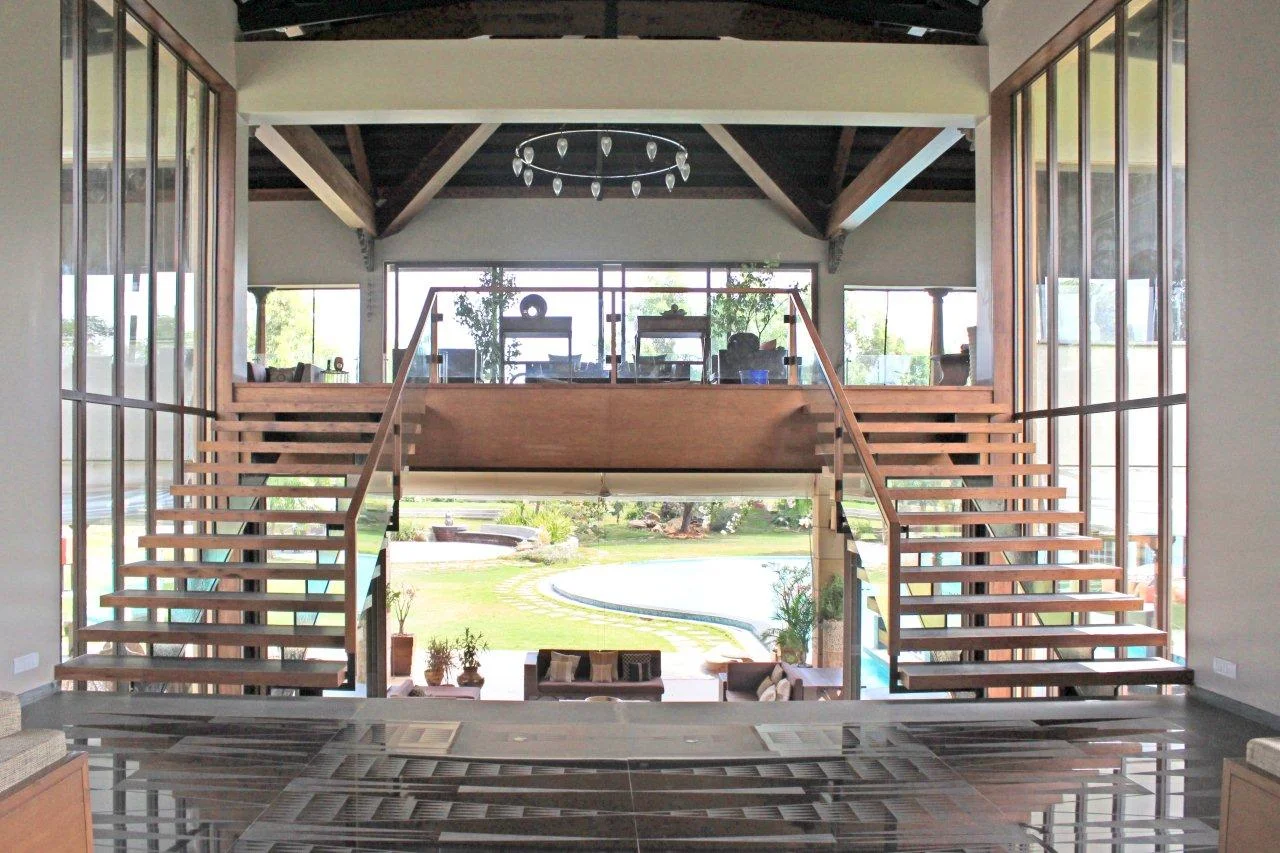 08 Mid Level-Staircase.jpg