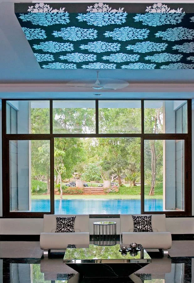 09-Lower Deck-Pool Lounge.jpg