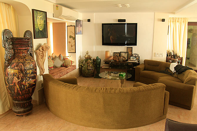 Shakti Kapoors Home Interiors (1).jpg