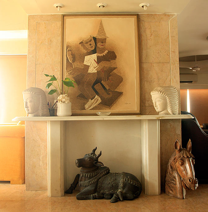 Shakti Kapoors Home Interiors (4).jpg