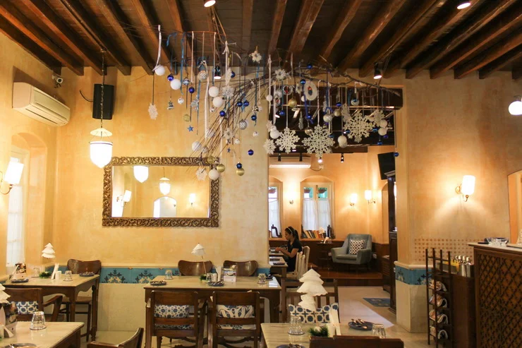 Brooke Bond Taj Mahal Tea House.jpg