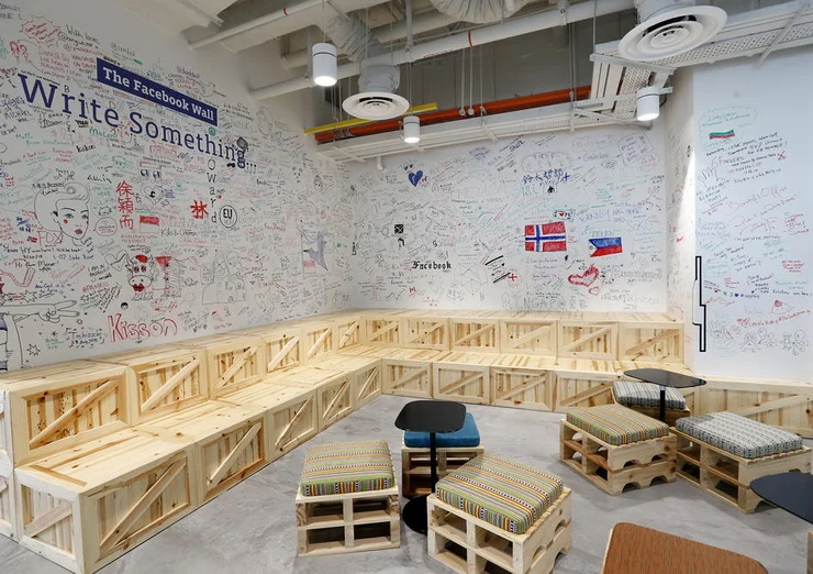 Layout Ideas For An Inspiring Startup Office (7).jpg