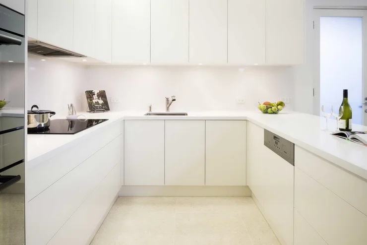 Handleless Kitchens (4).jpg