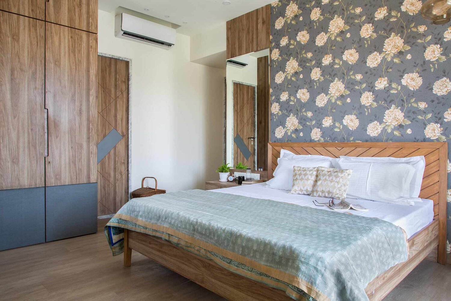 Ten Classic Wallpaper Design Ideas for Bedroom — Hipcouch | Complete  Interiors & Furniture