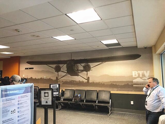 Big projects happening at the Burlington International airport. To celebrate their 100th year we installed many historical photos from the BTV airport.

#btv #burlingtonvt #vermont #graphicinstall #graphicdesign #biggraphics #layednotsprayed #paintis