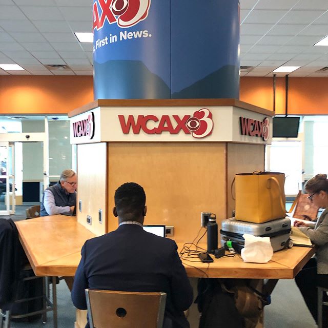 Work while you wait. New WCAX column at the BTV airport! 
#yipesvt #vinylgraphics #vinylprinting #vinyl #wideformat #bigprints #largeformatprinting #interiordesign