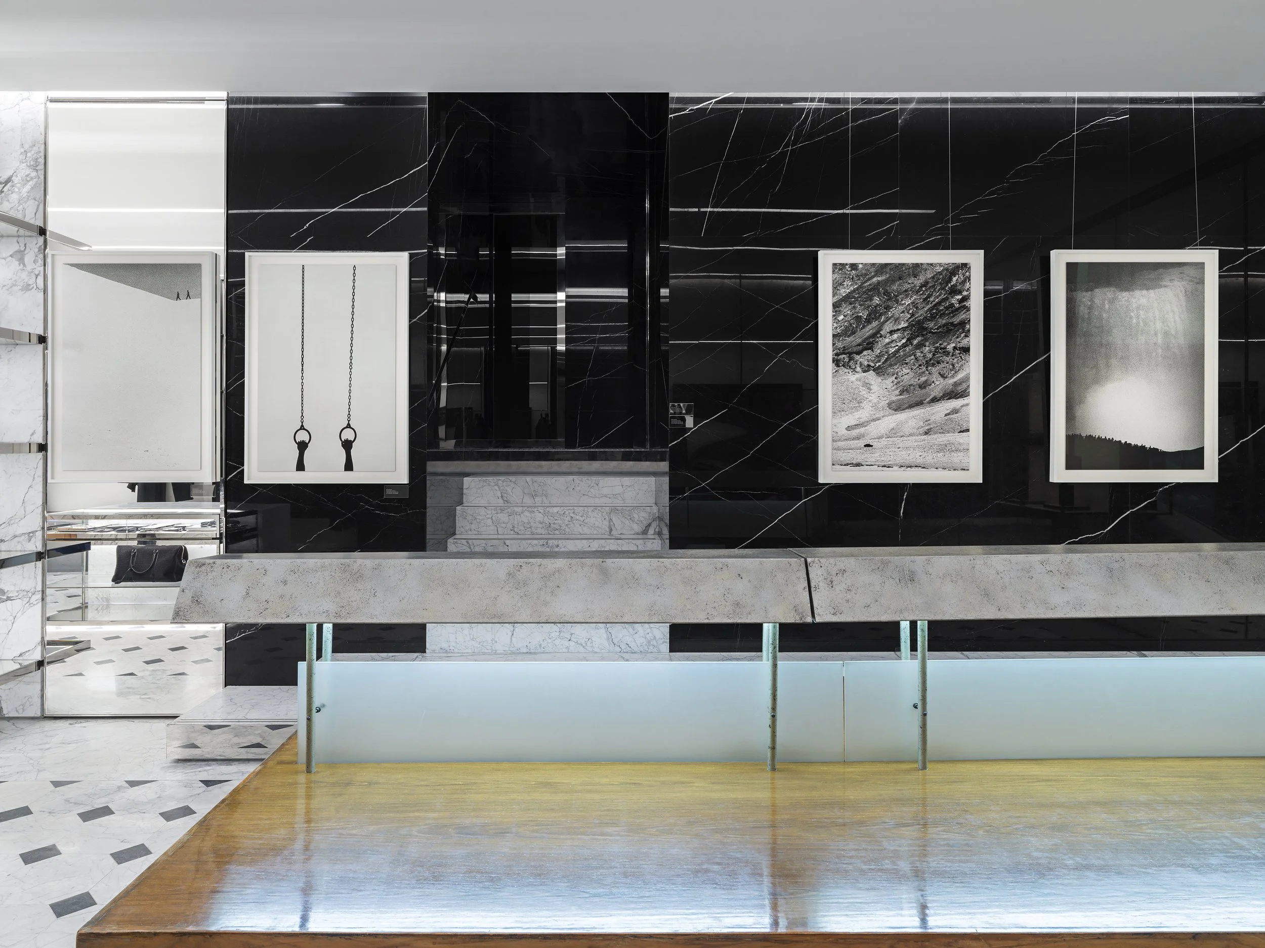 SAINT LAURENT RIVE DROITE_RENATO_DAGOSTIN_EXHIBITION_PARIS_03_HR.jpg