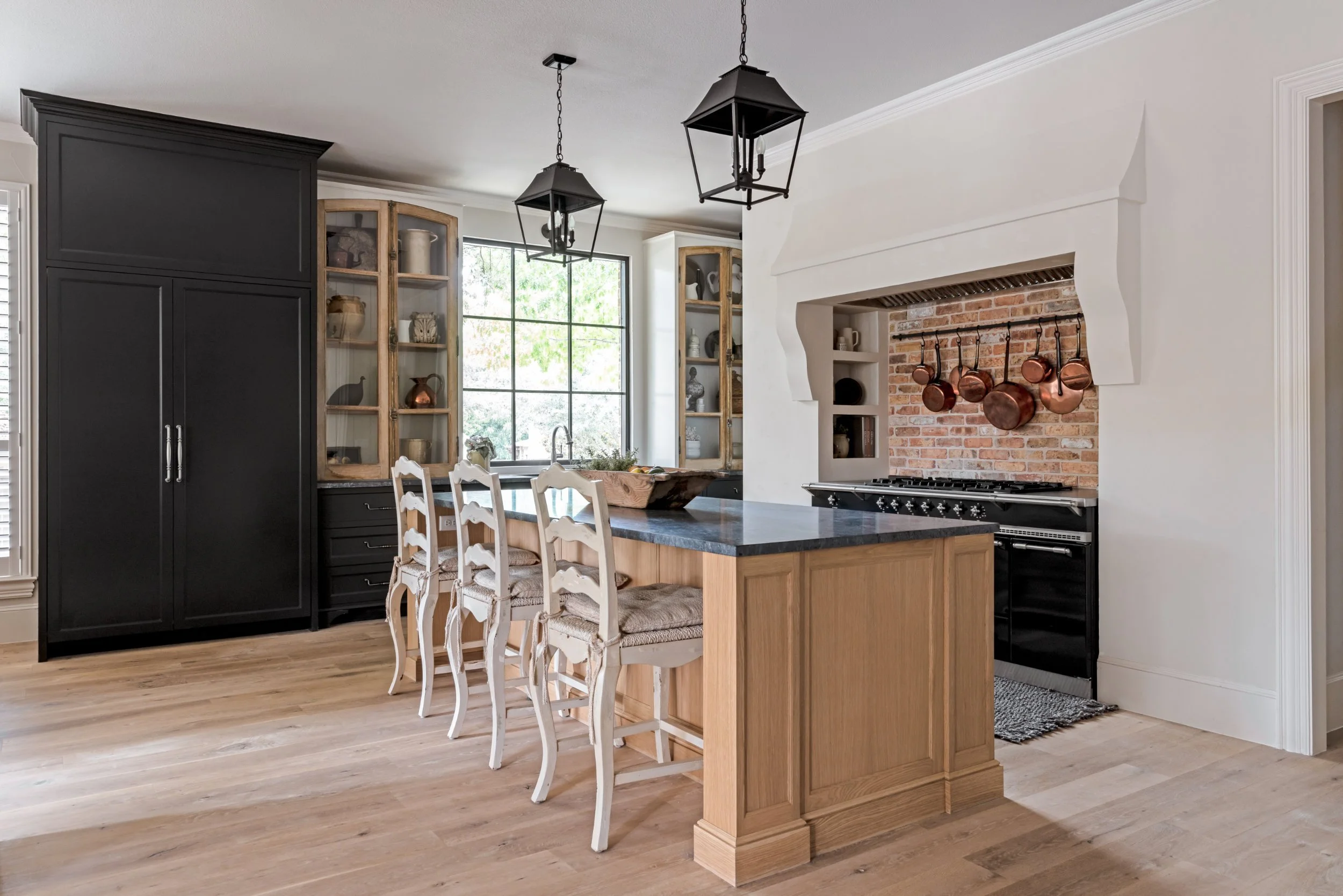 karl-boonzaaijer-custom-kitchen-oak-island-black-cabinetry-dallas-tx.jpg