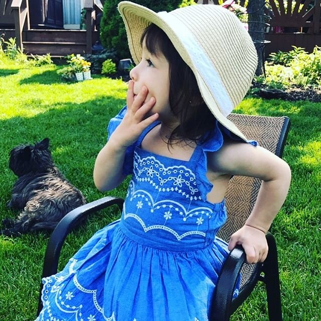 What is she THINKING?! Hope you all had a beautiful, relaxing Memorial Day!  If you&rsquo;re bored and scrolling, how bout a caption for this moment?? ☀️🙋🏻&zwj;♀️ #instateachers #teacherweekend #teacherlife #girlmom #teachersofinstagram