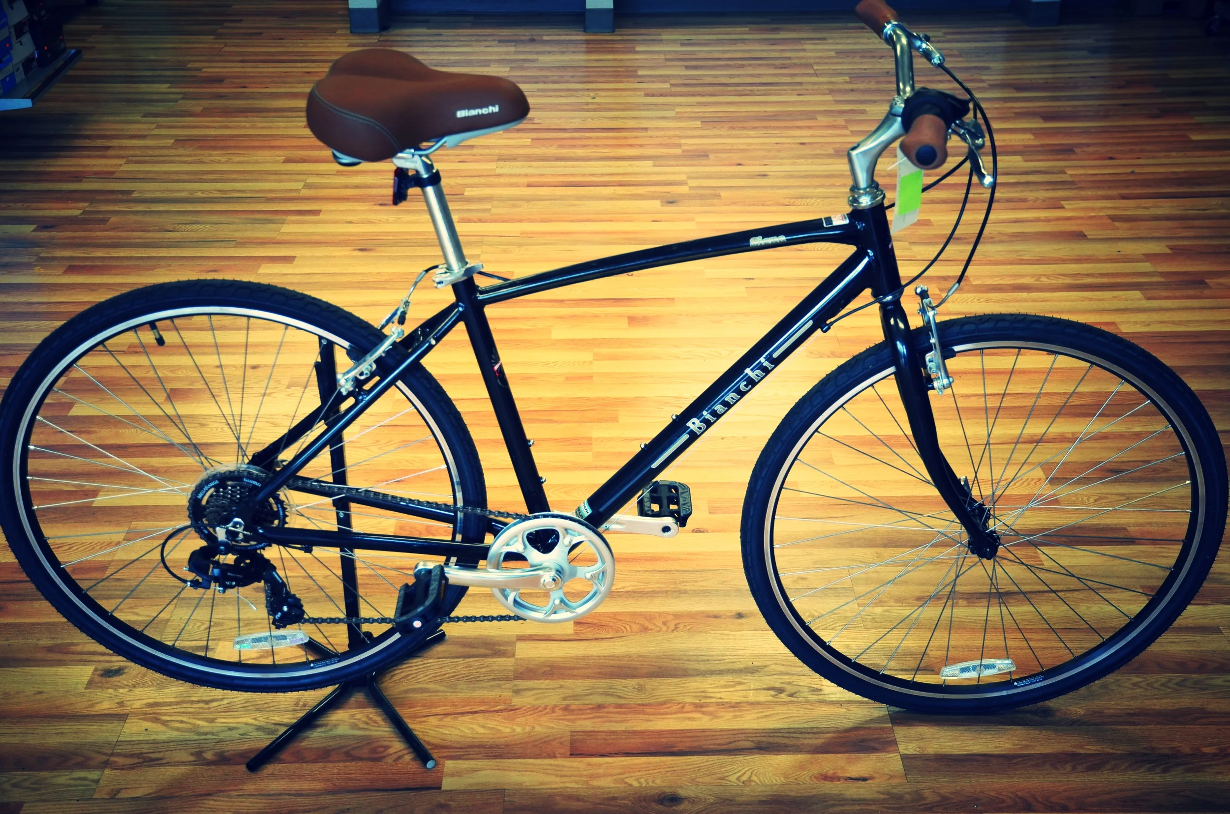 Bianchi Siena 8 speed 700c wheels